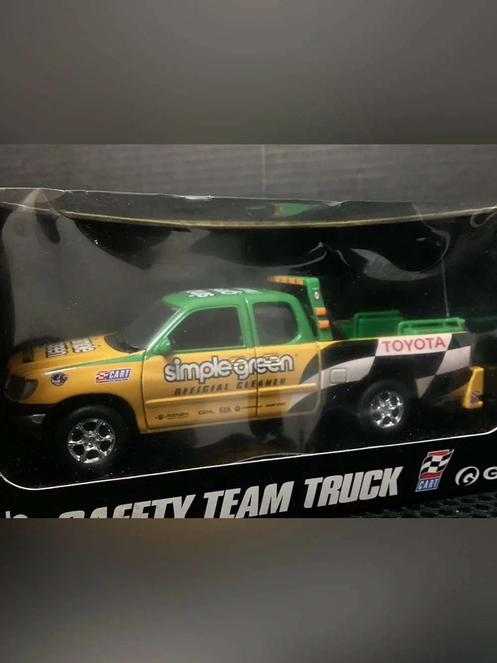 Simple Green Toyota Safety Team Truck 1:32 - Green & Yellow Pickup